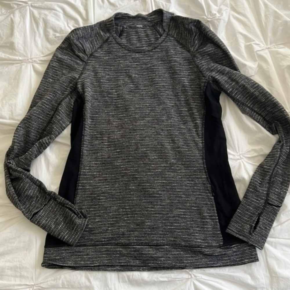 Lululemon knit workout long sleeves thumb hole 10